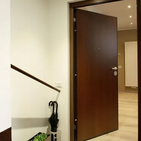 Luxhome Duomo - San Siro 10min Apartment Milan